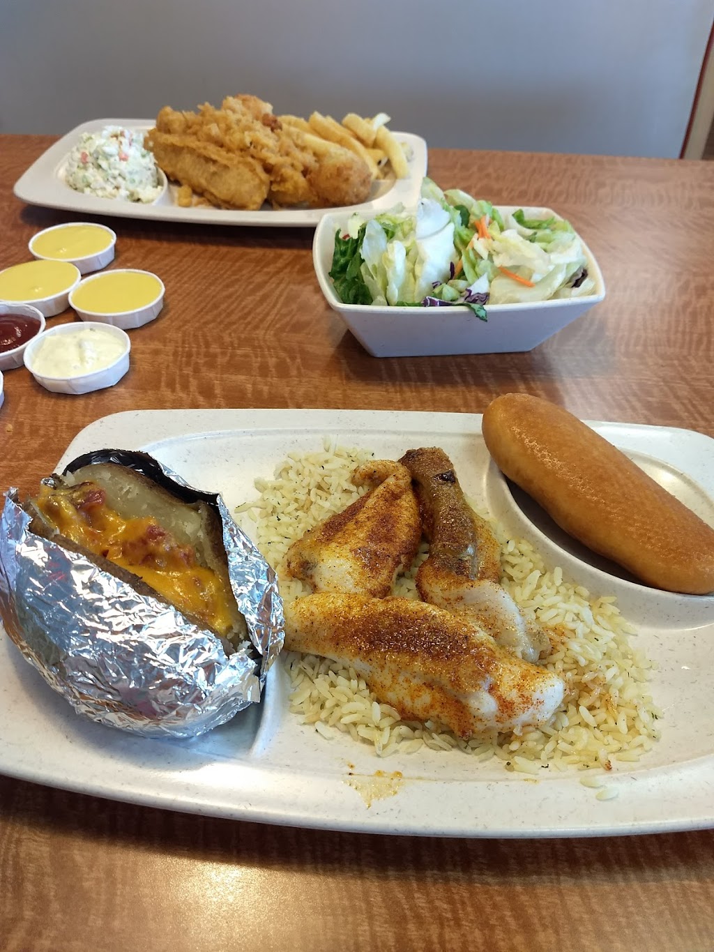 Captain Ds | restaurant | 116 US-231, Ozark, AL 36360, USA | 3347743363 OR +1 334-774-3363
