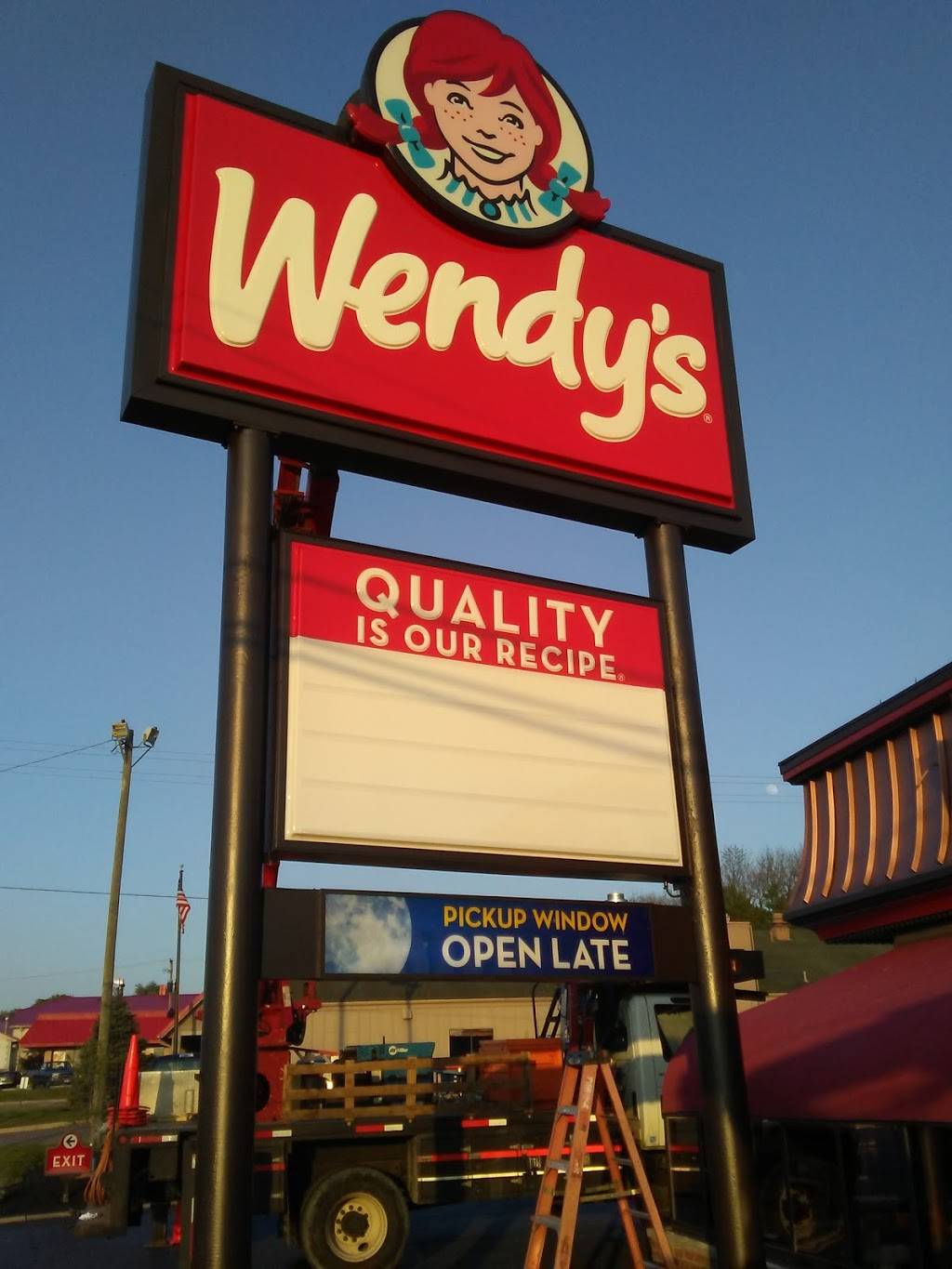 Wendys | restaurant | 994 Coshocton Ave, Mt Vernon, OH 43050, USA | 7403973407 OR +1 740-397-3407