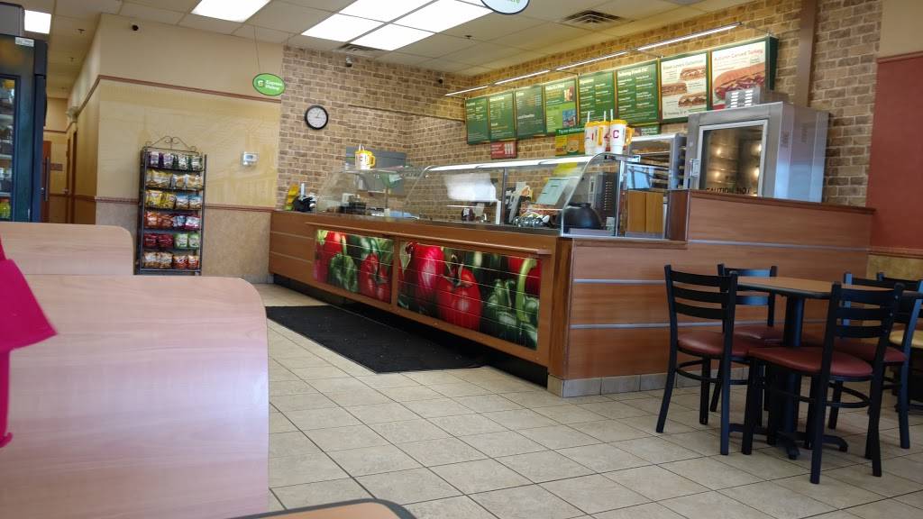 Subway - Restaurant | 3983 S Main St, Akron, OH 44319, USA