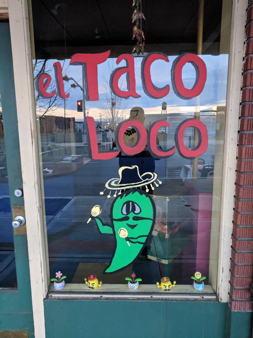 El Taco Loco | restaurant | 19 W Yakima Ave, Yakima, WA 98902, USA | 5094532161 OR +1 509-453-2161