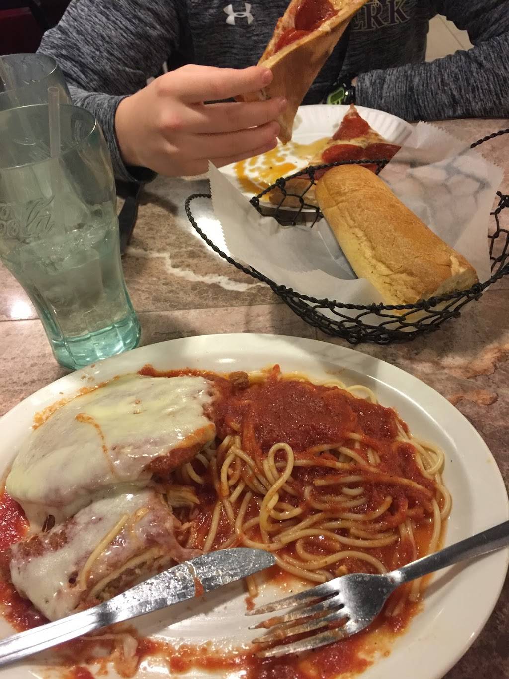 Vitos Pizza | restaurant | 5840 Chestnut St, Zionsville, PA 18092, USA | 6109662021 OR +1 610-966-2021