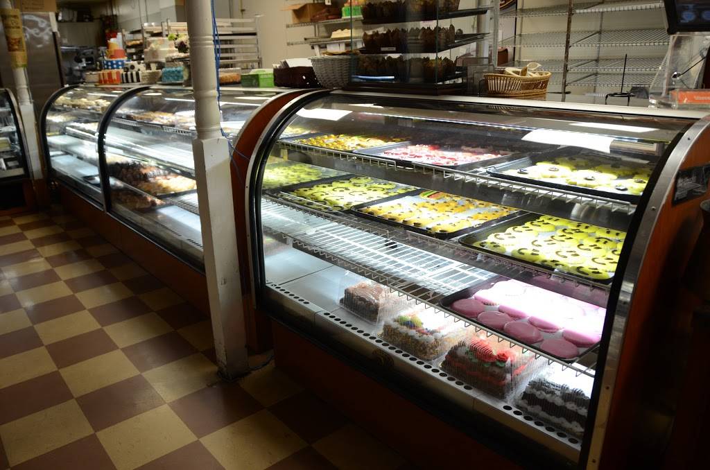 Heitzman Traditional Bakery And Deli | bakery | 9426 Shelbyville Rd, Louisville, KY 40222, USA | 5024267736 OR +1 502-426-7736