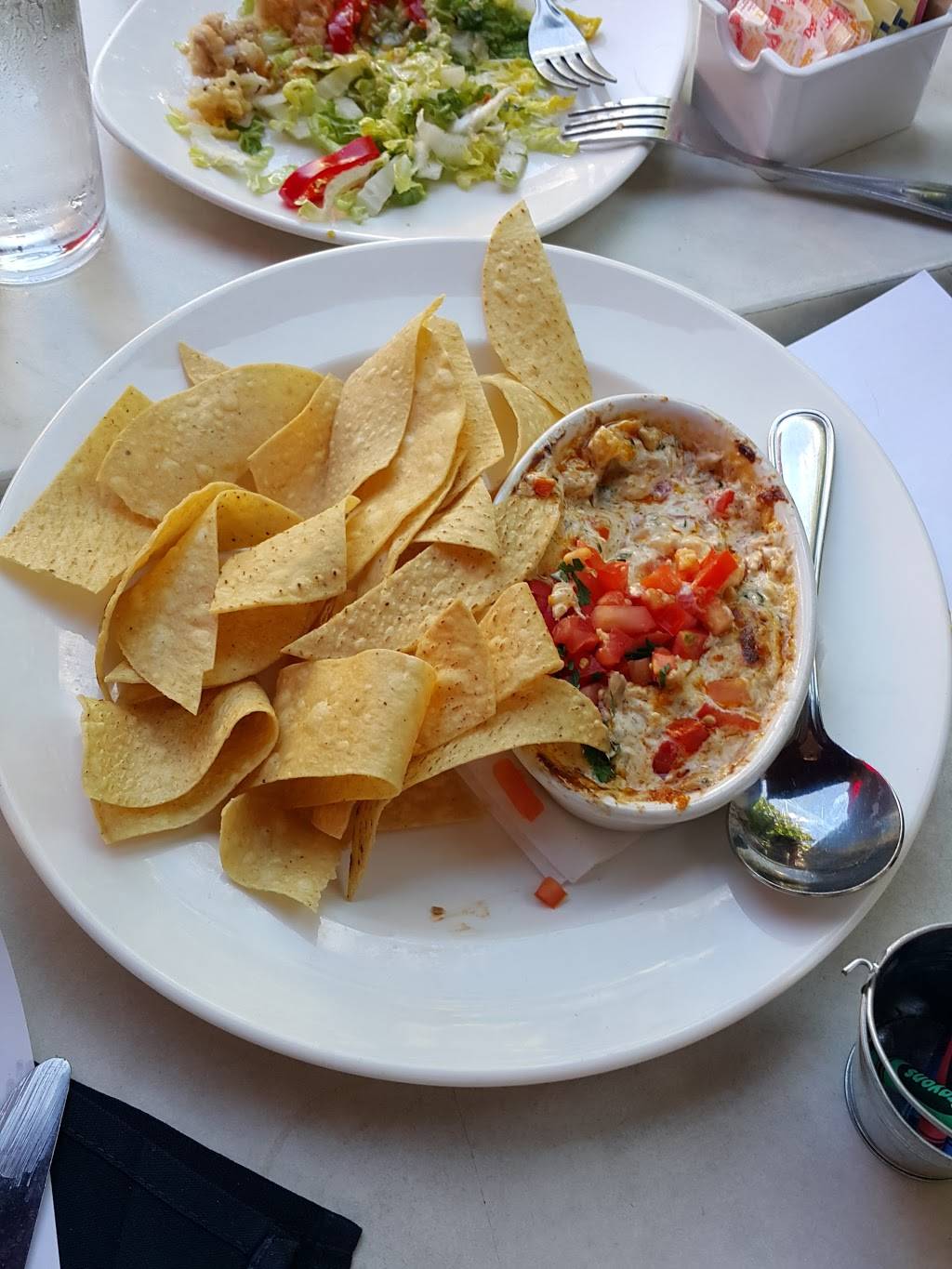 Cafe Deluxe | cafe | 3228 Wisconsin Ave NW, Washington, DC 20016, USA | 2026862233 OR +1 202-686-2233
