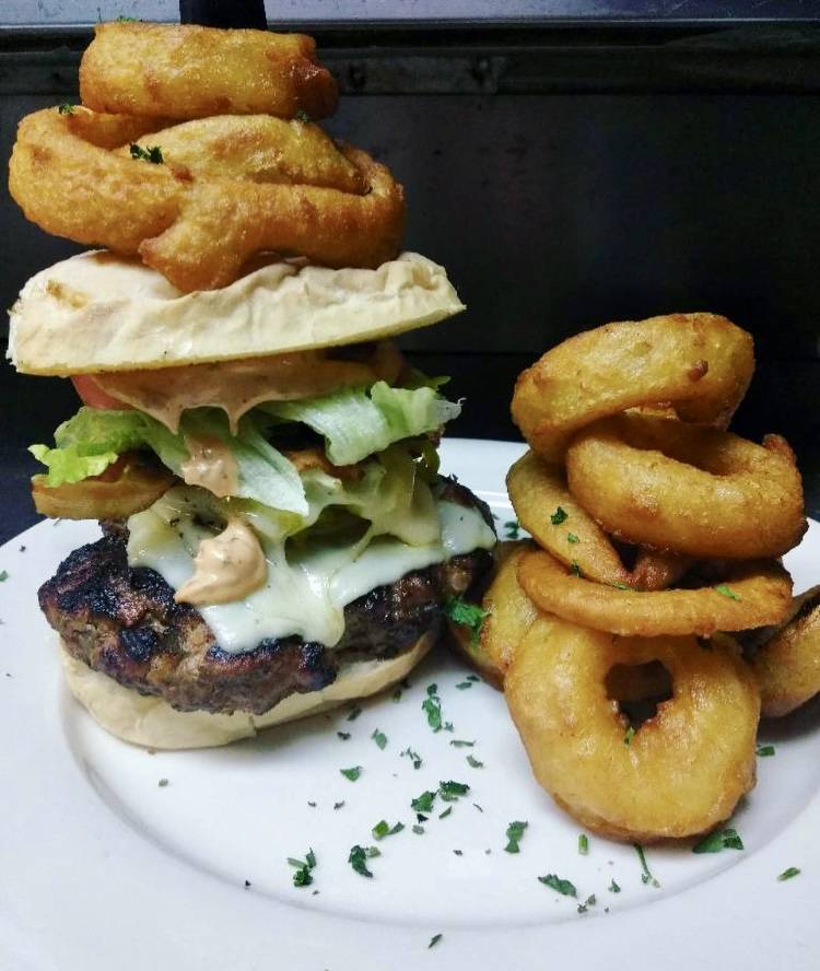 Lil Bear Sports Lounge | night club | 983 Main Rd, Tiverton, RI 02878, USA | 4016243212 OR +1 401-624-3212