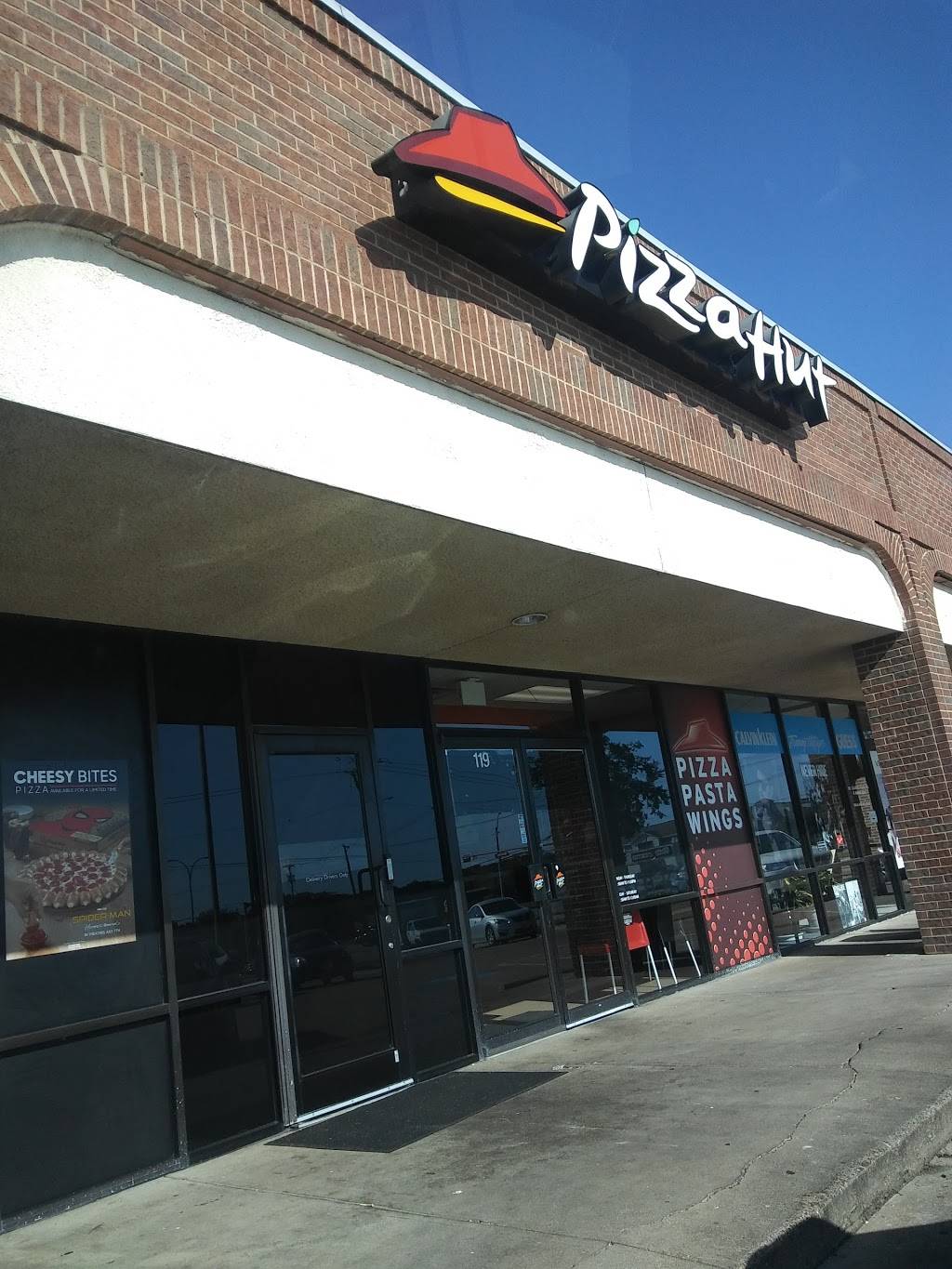 Pizza Hut - Restaurant | 5975 S Cooper St #119, Arlington, TX 76017, USA