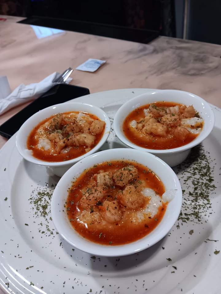 Loveys Kozy Korner | restaurant | 18625 St Clair Ave., Cleveland, OH 44110, USA | 2162302858 OR +1 216-230-2858