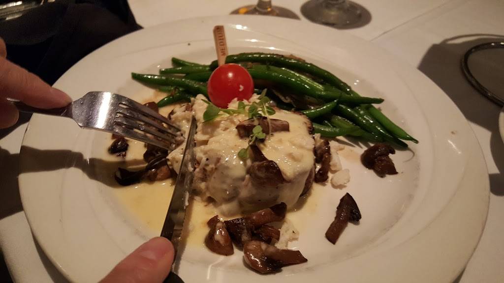 Charlie Gittos | restaurant | 777 Casino Center Dr, Maryland Heights, MO 63043, USA | 8557854263 OR +1 855-785-4263