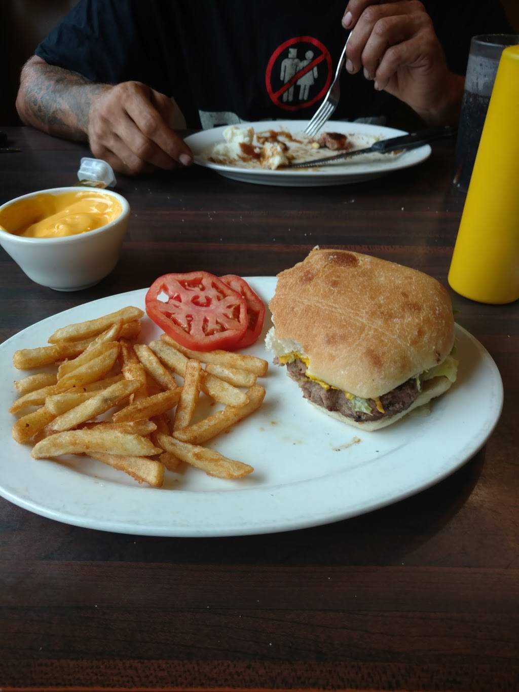 Kardohelys Family Restaurant | restaurant | 1730 W Prospect Rd, Ashtabula, OH 44004, USA | 4409922300 OR +1 440-992-2300