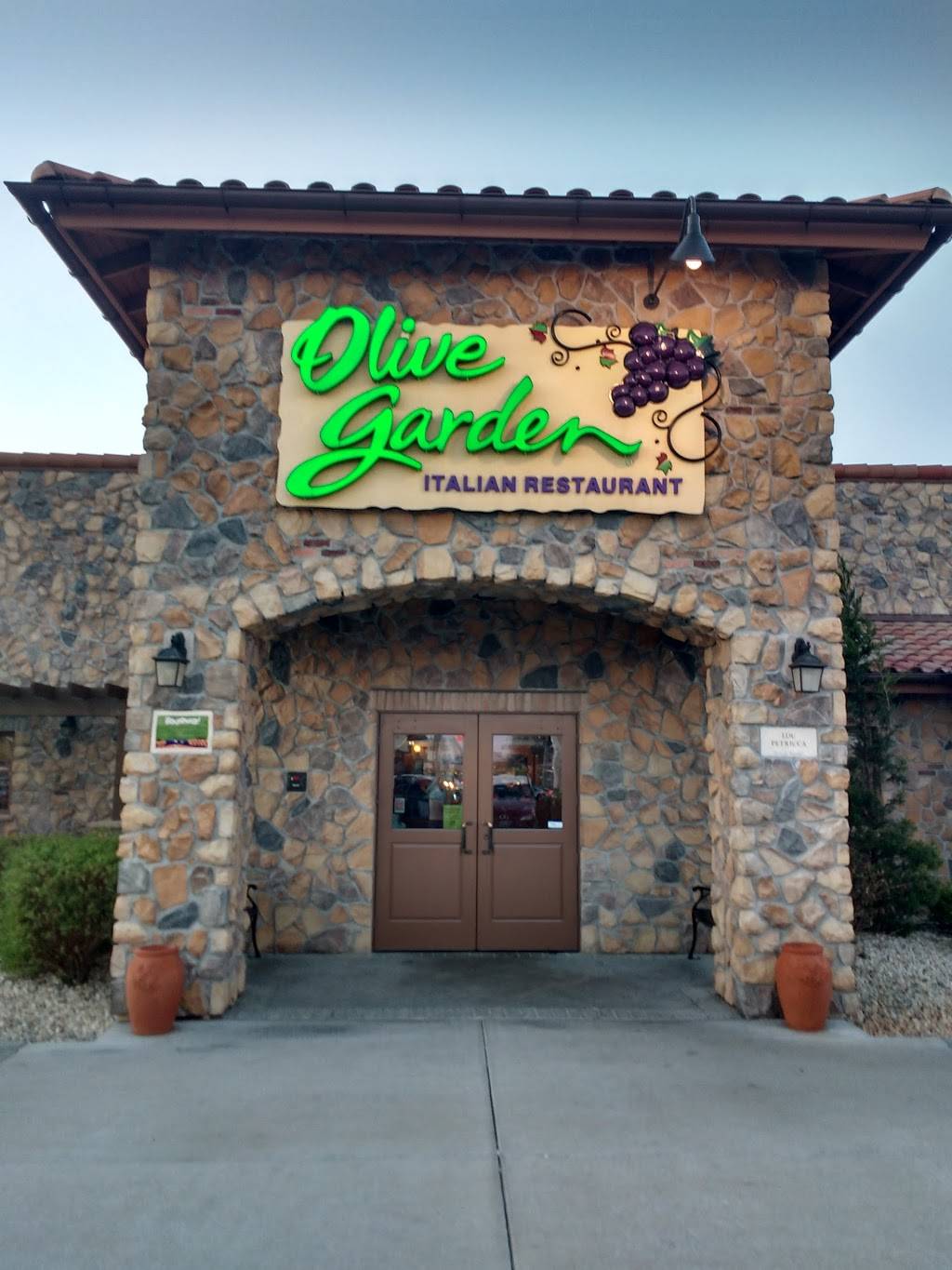 Olive Garden Italian Restaurant Meal Takeaway 1315 W North Ave