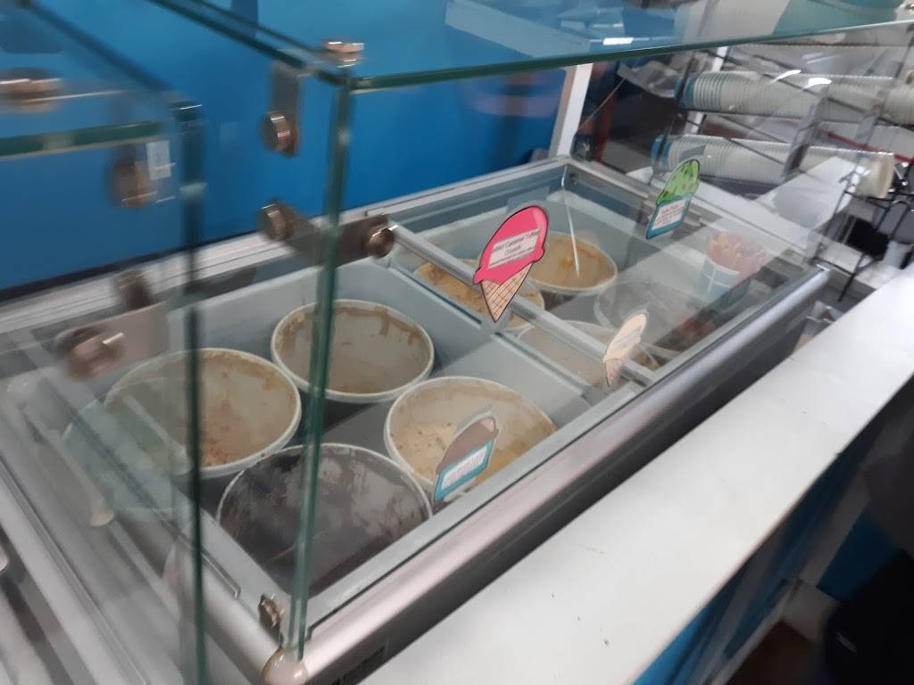 B&G Scoops | cafe | 421 N State St, Knob Noster, MO 65336, USA | 6606870800 OR +1 660-687-0800