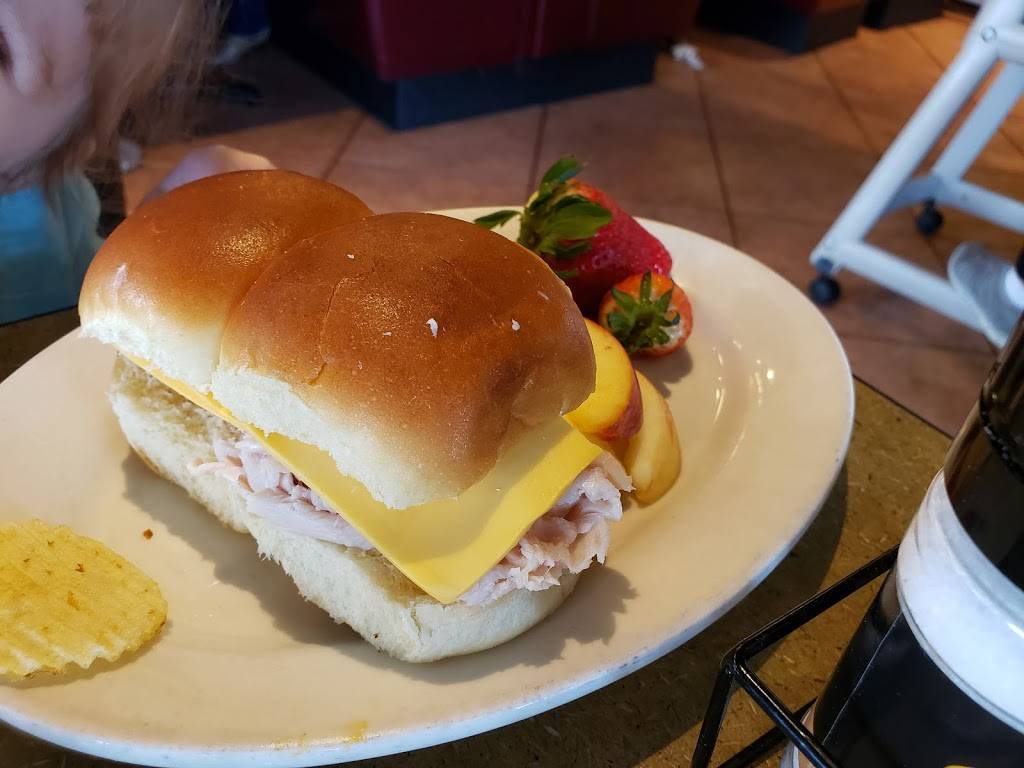 Jasons Deli | restaurant | 12320 L St, Omaha, NE 68137, USA | 4029325544 OR +1 402-932-5544