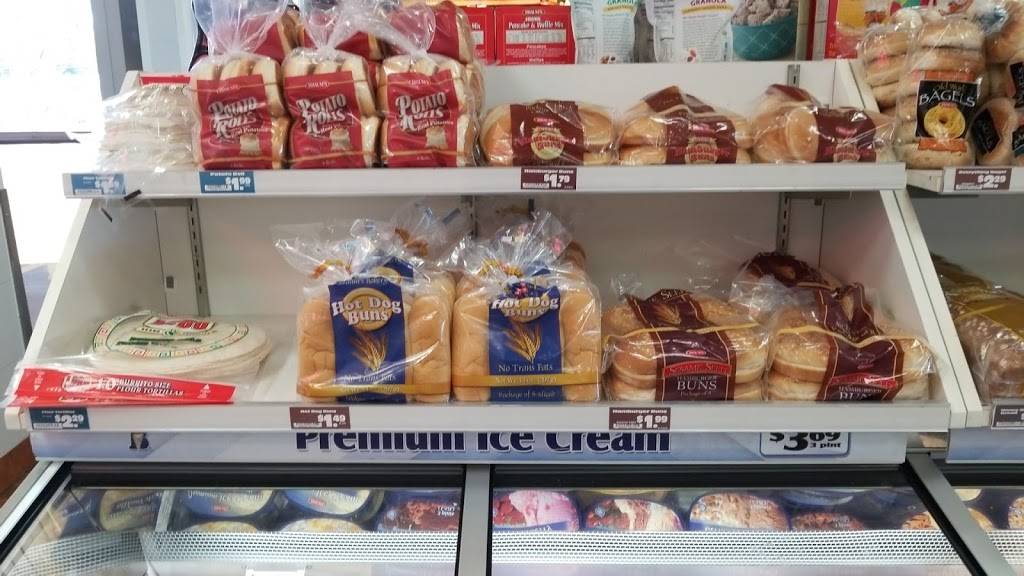 Braums Ice Cream & Burger Restaurant | restaurant | 1500 Zero St, Fort Smith, AR 72901, USA | 4796465920 OR +1 479-646-5920