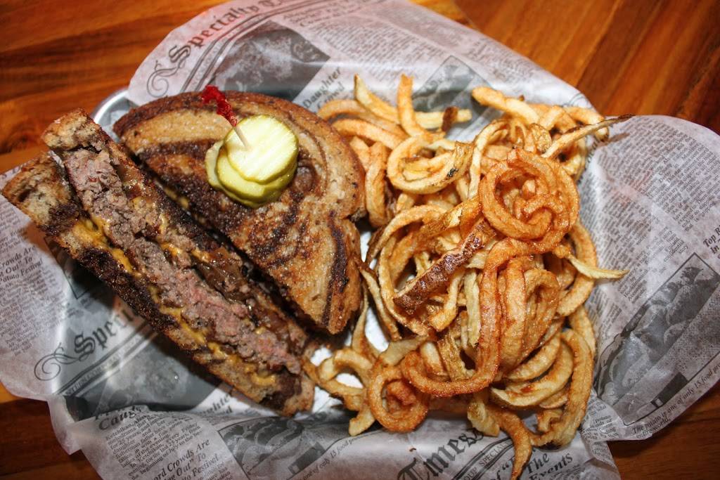 Sparkys Place | restaurant | 1001 Broad St, Conneaut, OH 44030, USA | 4402656061 OR +1 440-265-6061
