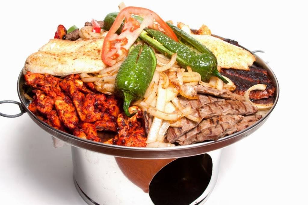 Carminas Restaurant and Banquets | restaurant | 1055 N Randall Rd, Elgin, IL 60123, USA | 8477606000 OR +1 847-760-6000