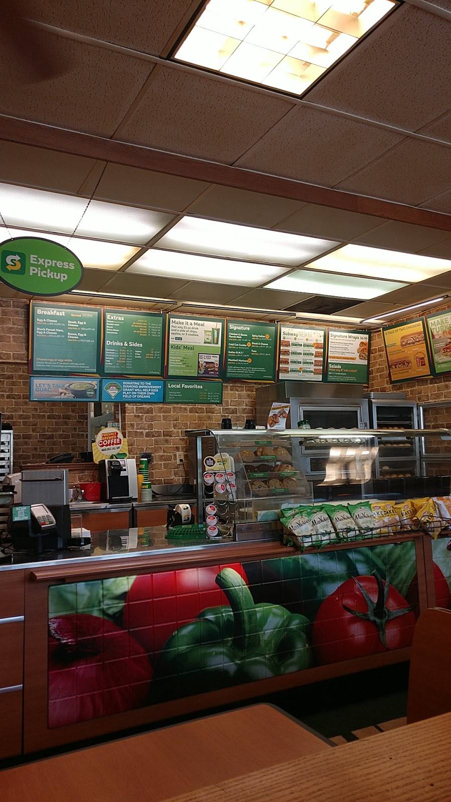 Subway | restaurant | 135 N Chestnut St, Jefferson, OH 44047, USA | 4405763004 OR +1 440-576-3004