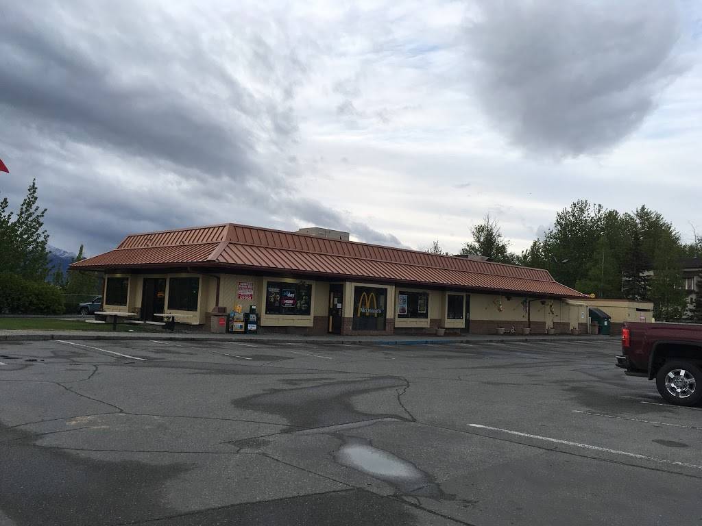 McDonalds | cafe | 600 Daron Dr, Palmer, AK 99645, USA | 9077460335 OR +1 907-746-0335