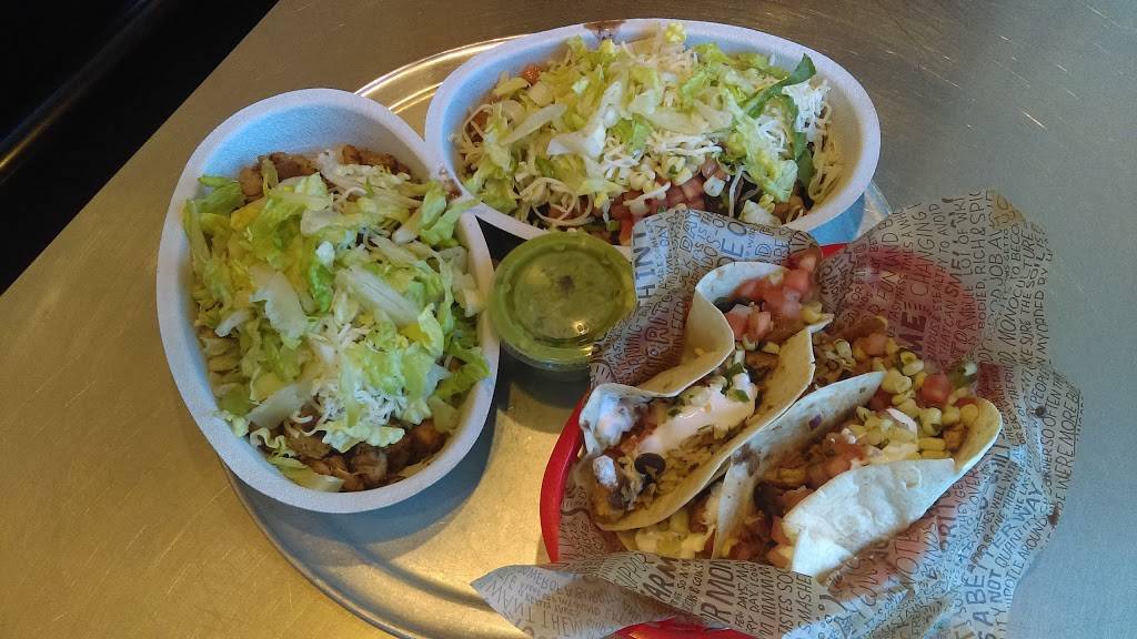 Chipotle Mexican Grill | restaurant | 14 The Promenade, Edgewater, NJ 07020, USA | 2014026275 OR +1 201-402-6275