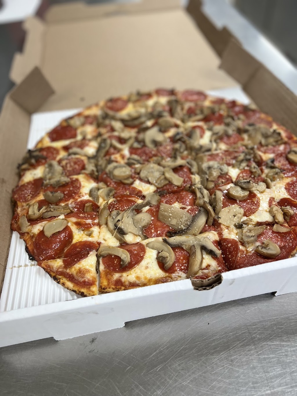 Lakebound Pizza | meal takeaway | 12404 Lancaster St, Millersport, OH 43046, United States | 7404087000 OR +1 740-408-7000
