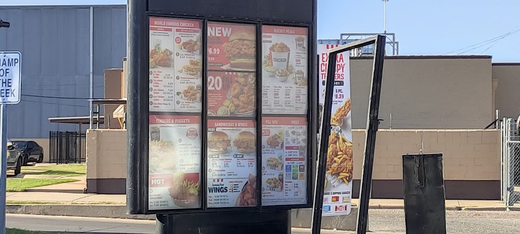 KFC | restaurant | 215 University Ave, Lubbock, TX 79415, USA | 8066862923 OR +1 806-686-2923
