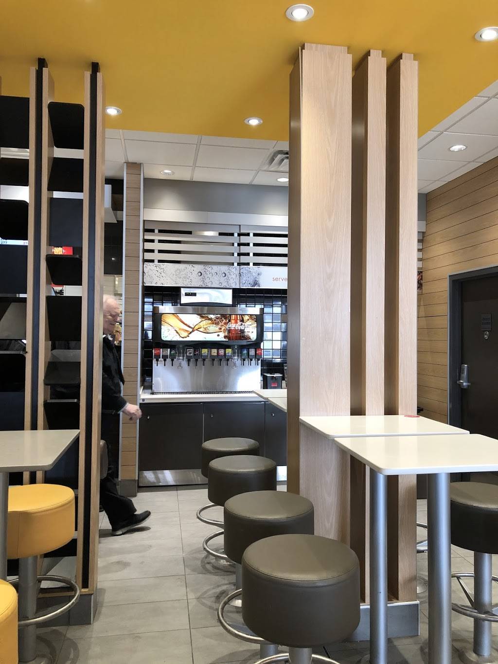 McDonalds | cafe | 4600 Route de Fossambault, Sainte-Catherine-de-la-Jacques-Cartier, QC G3N 1S6, Canada | 4188752420 OR +1 418-875-2420