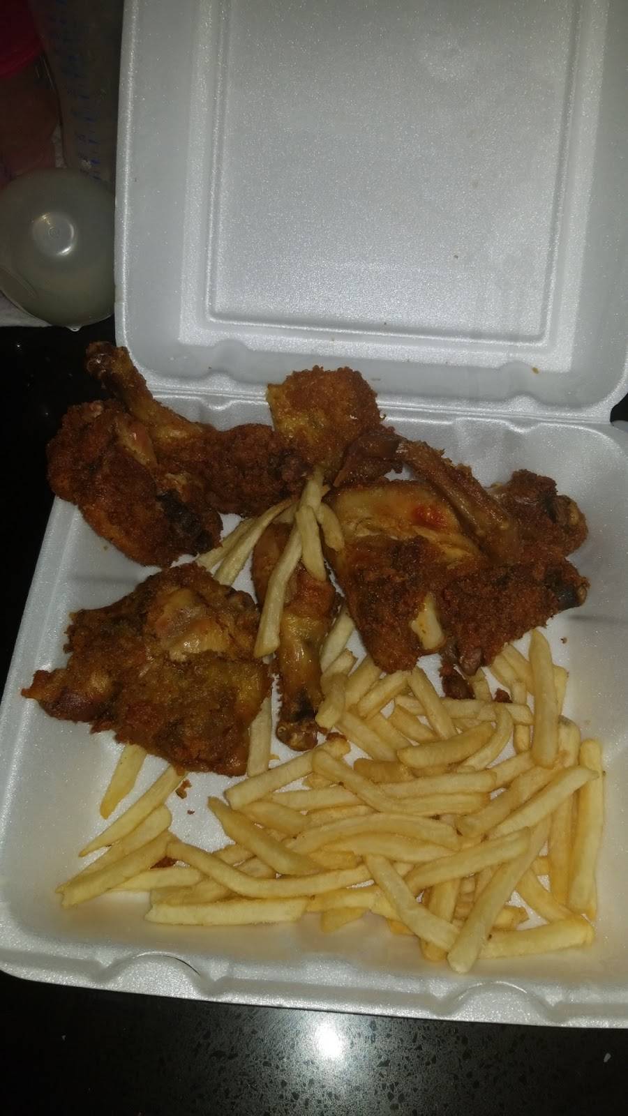 Johnnys Fried Chicken | restaurant | 1350 Shakespeare Ave #1, Bronx, NY 10452, USA | 7186810641 OR +1 718-681-0641
