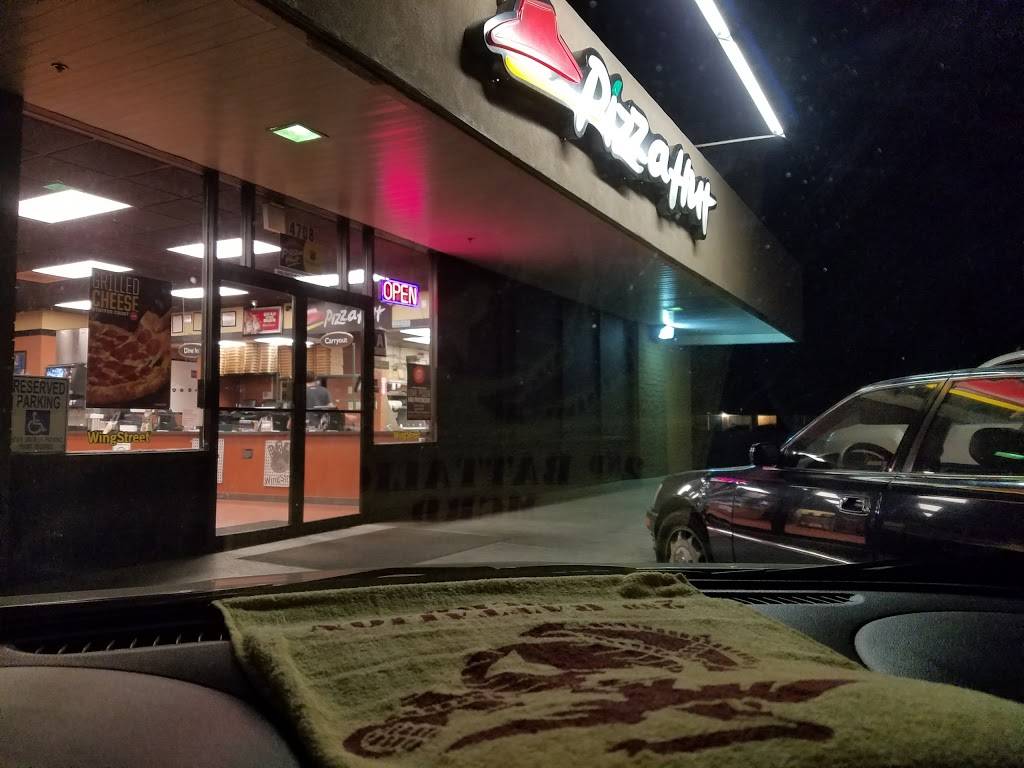 Pizza Hut Meal takeaway 4708 Planz Rd, Bakersfield, CA 93309, USA