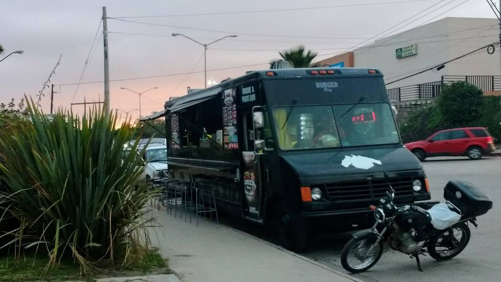 Burger Shop | restaurant | Blvd. Santa Fe Y Prolongación Santa Fe, Parque 2da Seccion, Santa Fe, 22201 Tijuana, B.C., Mexico | 016644007839 OR +52 664 400 7839