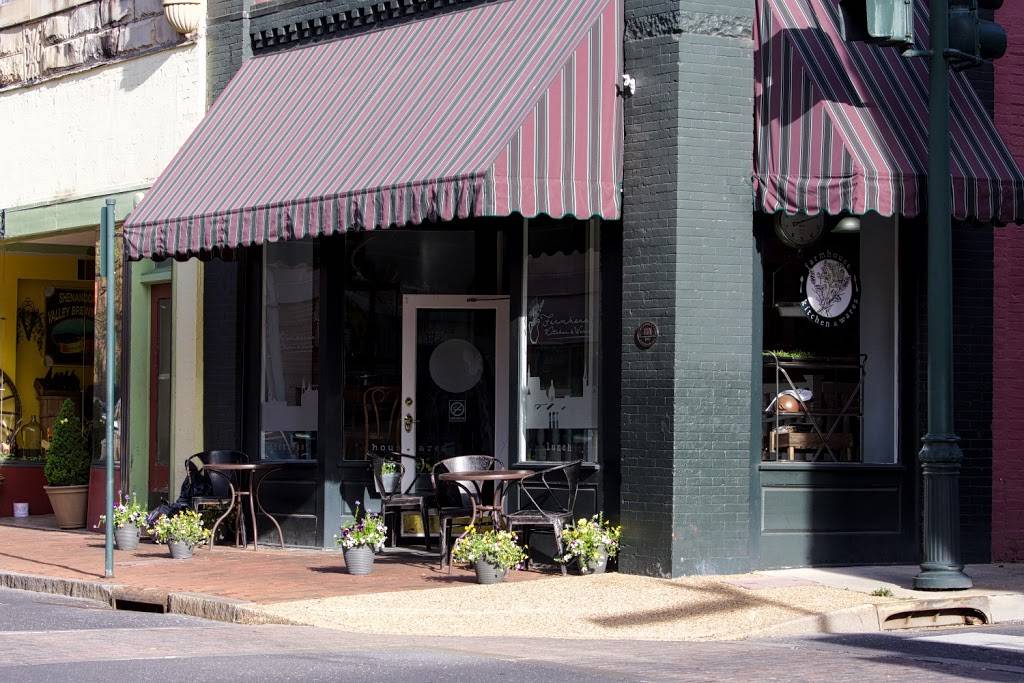 Farmhouse Kitchen & Wares | cafe | 101 W Beverley St, Staunton, VA 24401, USA | 5407127791 OR +1 540-712-7791
