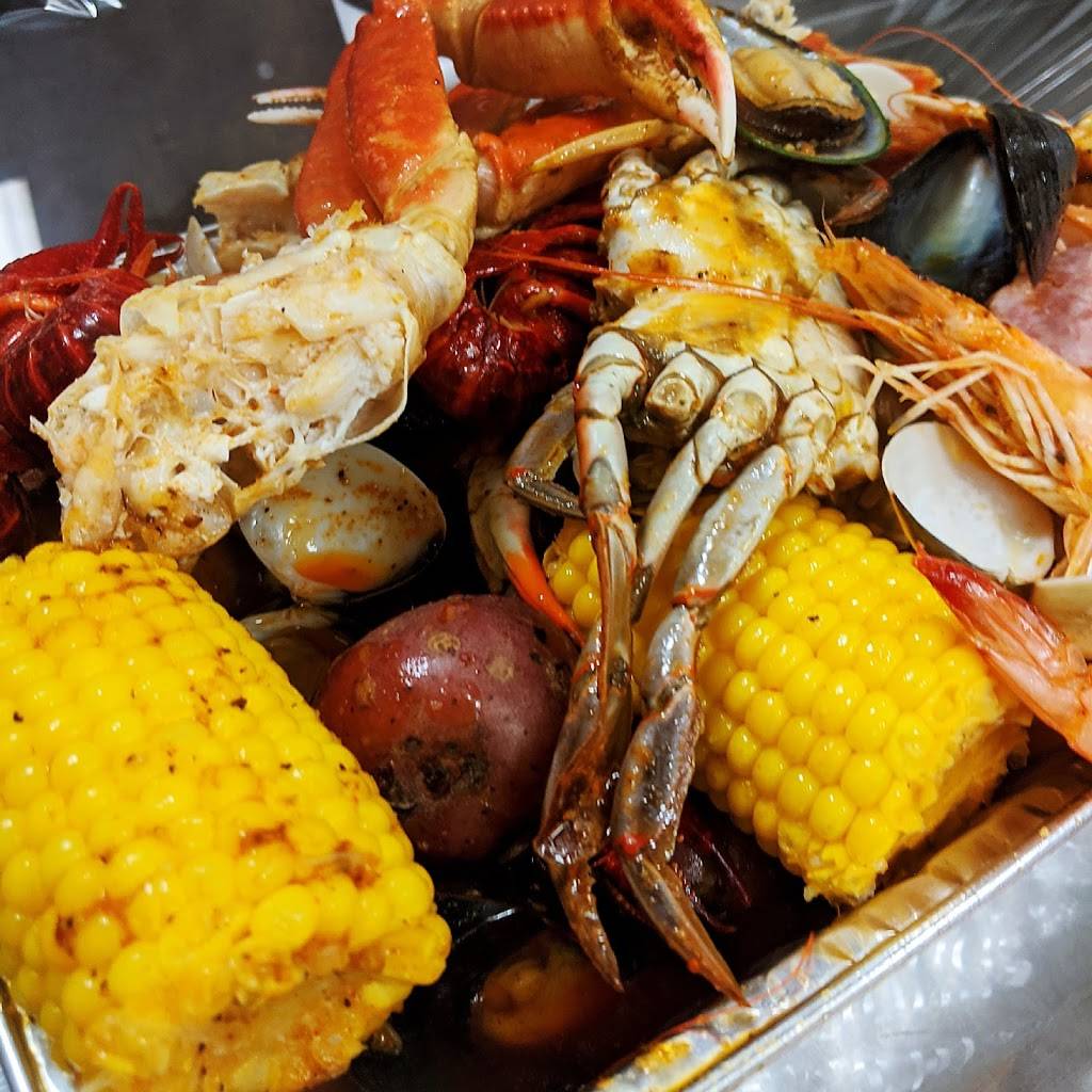 Crab Town | restaurant | 2380 Dixwell Ave, Hamden, CT 06514, USA | 2032885328 OR +1 203-288-5328