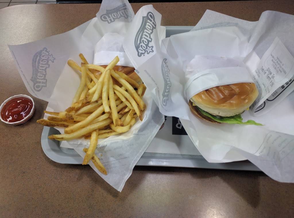 Hardees | restaurant | 1618 S Central Ave, Marshfield, WI 54449, USA | 7153891618 OR +1 715-389-1618