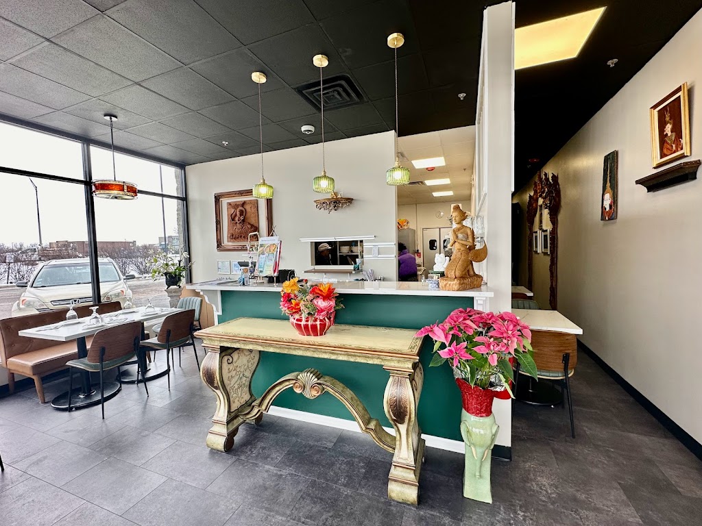 Thai Corner Cuisine | restaurant | 615 S Randall Rd, St. Charles, IL 60174, USA | 3312863130 OR +1 331-286-3130