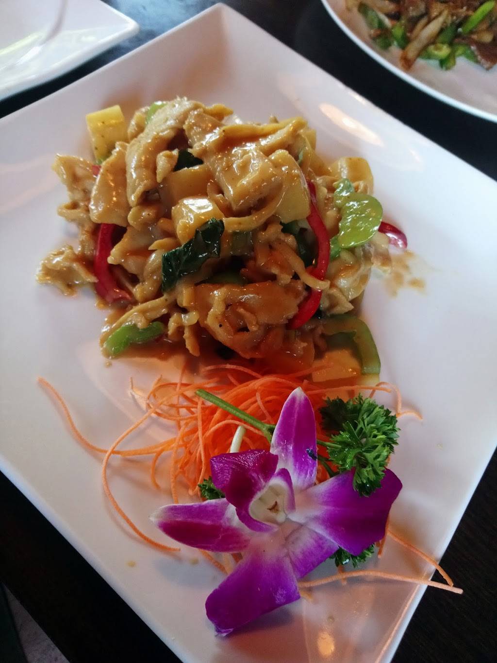 Sweet Basil Thai Restaurant | restaurant | 33 East St, Plainville, CT 06062, USA | 8607473338 OR +1 860-747-3338