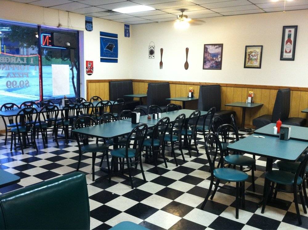 Diamond Pizza & Grill | restaurant | 100 W Main St, Youngsville, NC 27596, USA | 9195541066 OR +1 919-554-1066