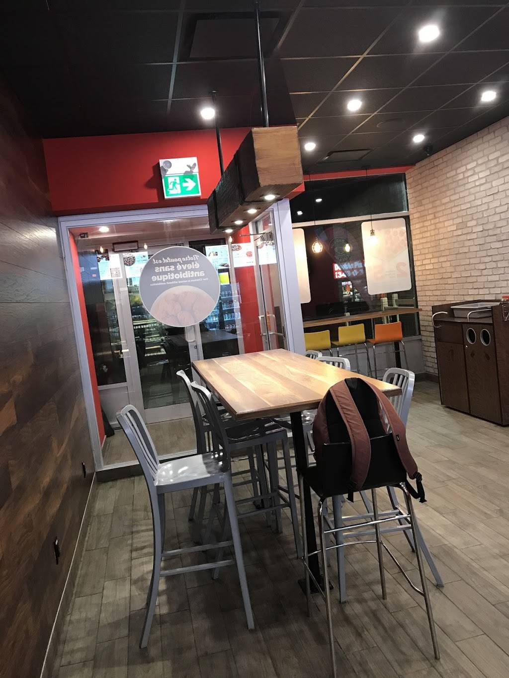 pizzapizza | meal delivery | 5071 Chemin Queen Mary, Montréal, QC H3W 1X4, Canada | 5147371111 OR +1 514-737-1111