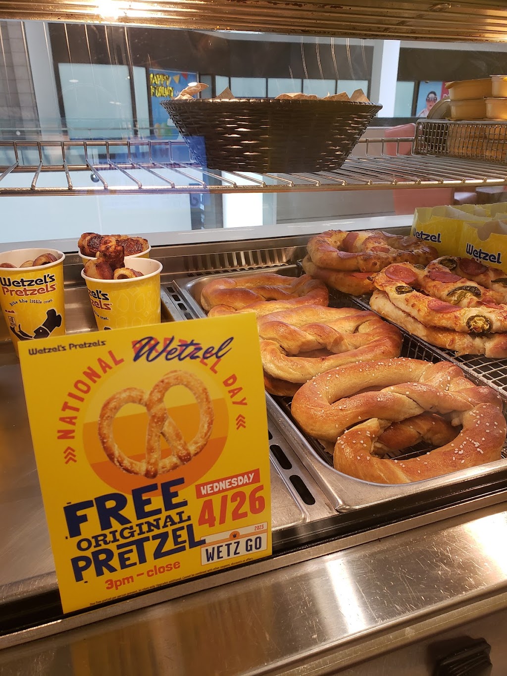 Wetzels Pretzels | bakery | 5023 N Montclair Plaza Ln Space 5131, Montclair, CA 91763, USA | 9096254464 OR +1 909-625-4464