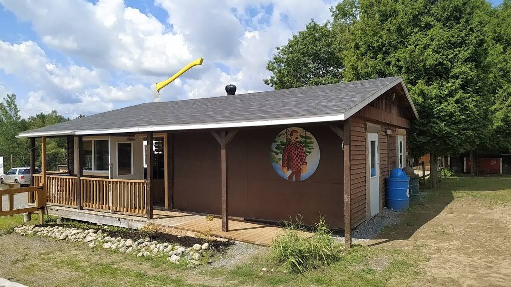 Village du Bucheron | restaurant | 840 5e Av, Grandes-Piles, QC G0X 1H0, Canada | 8195385885 OR +1 819-538-5885