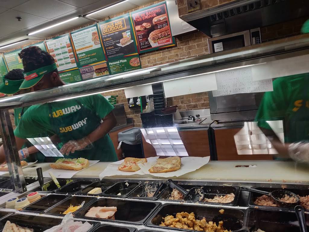 Subway | restaurant | 2502 Indianhead Rd, Fort Benning, GA 31905, USA | 7066878274 OR +1 706-687-8274