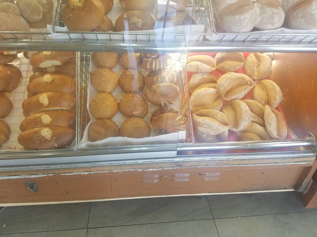 Panaderia Y Cafeteria El Quetzal 1106 Lucerne Ave Lake Worth Fl 33460 United States 