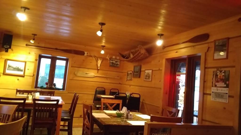 Bistro Le Ptit Canot | restaurant | 1440 Chemin de Saint-Jean-des-Piles, Shawinigan, QC G0X 2V0, Canada | 8195386000 OR +1 819-538-6000