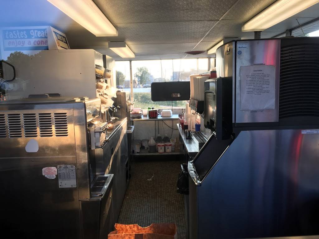 Krekels Custard | meal takeaway | 801 E Wood St, Decatur, IL 62521, USA | 2174291122 OR +1 217-429-1122