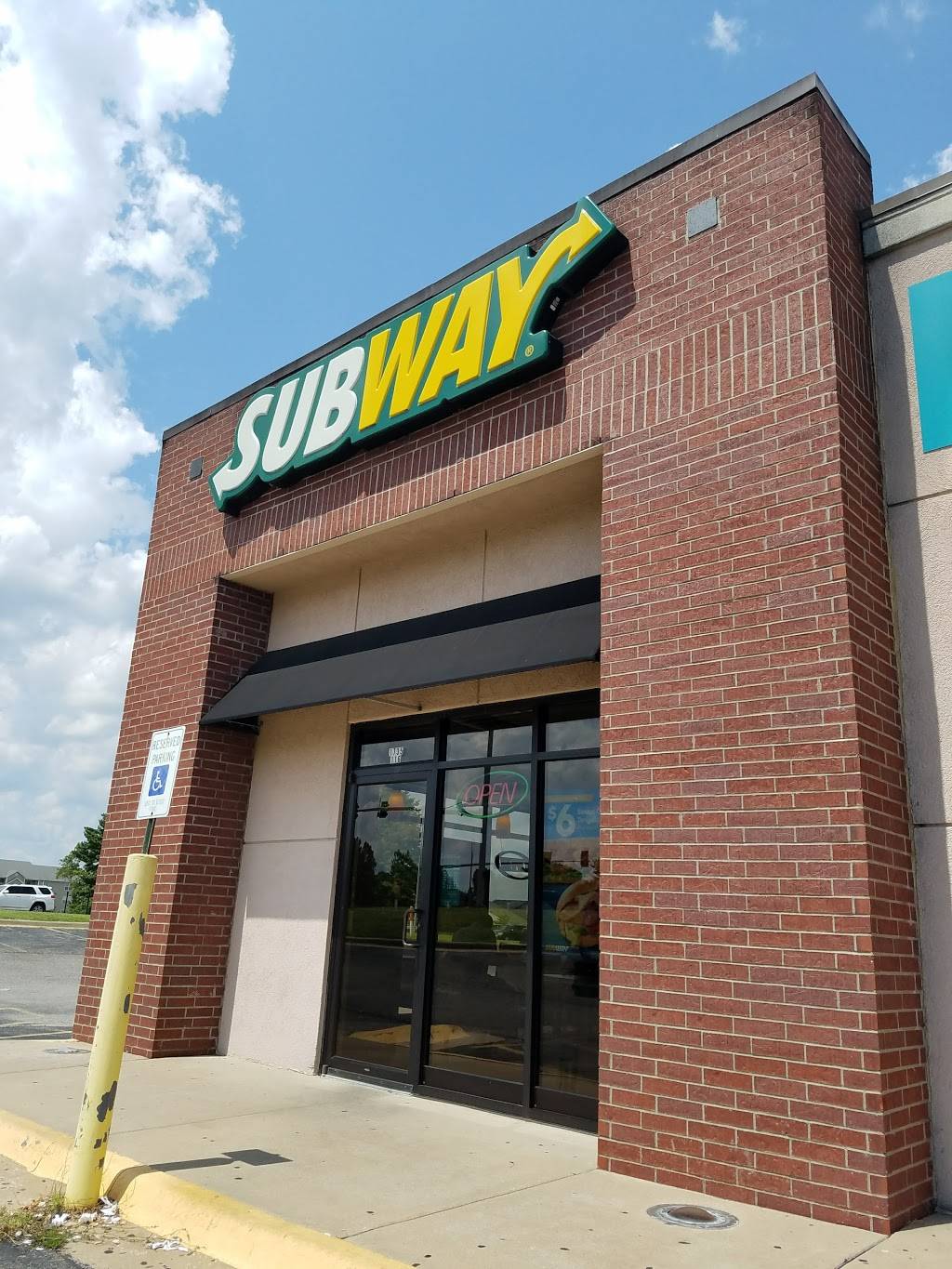 Subway | meal takeaway | 1735 W Sunshine St #116, Springfield, MO 65807, USA | 4178657827 OR +1 417-865-7827