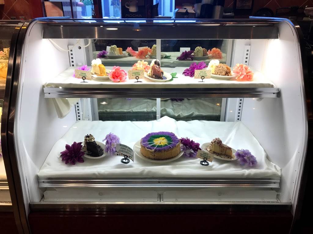 Cheesecake Bistro | bakery | 240 Plaza Loop, Bossier City, LA 71111, USA | 3185500491 OR +1 318-550-0491