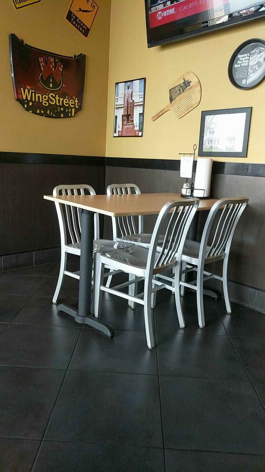 Pizza Hut | meal takeaway | 4 Town Center Drive Suite A, Bowling Green, MO 63334, USA | 5733245075 OR +1 573-324-5075