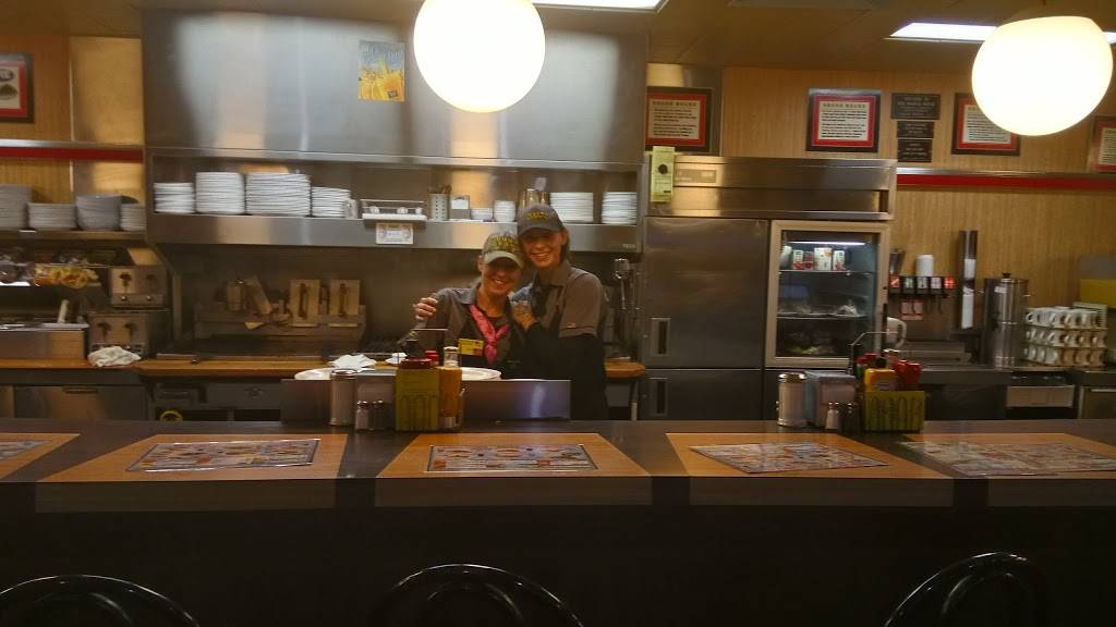 Waffle House | meal takeaway | 410 1st Ave, East Ellijay, GA 30539, USA | 7066365500 OR +1 706-636-5500