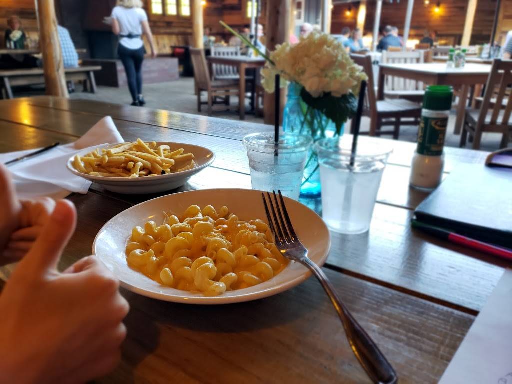 Cascade Roadhouse | restaurant | 6817 Cascade Rd SE, Grand Rapids, MI 49546, USA | 6162597439 OR +1 616-259-7439