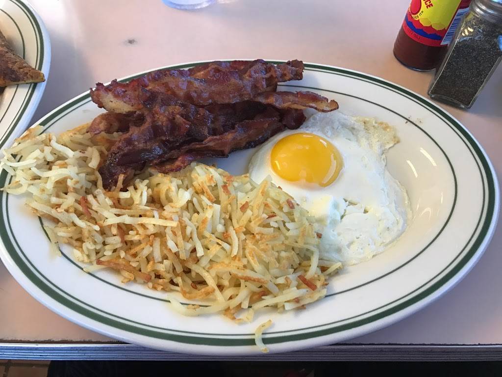 Pontes Diner | restaurant | 680 US-84, Fairfield, TX 75840, USA | 9033895555 OR +1 903-389-5555