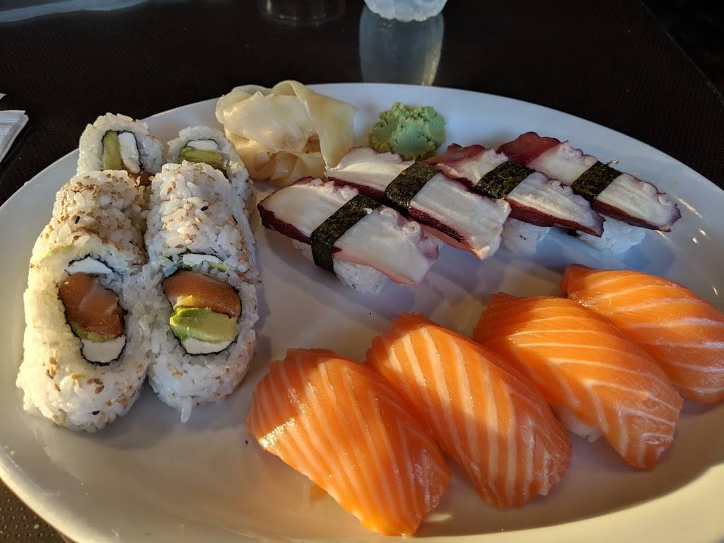 S 21 Sushi & Sake Bar | restaurant | 5754 N First St, Fresno, CA 93710, USA | 5599064982 OR +1 559-906-4982