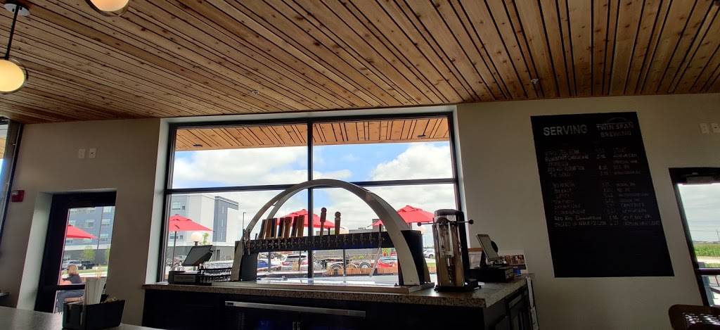 Twin Span Brewing | restaurant | 6776 Championship Dr, Bettendorf, IA 52807, USA | 5635264677 OR +1 563-526-4677
