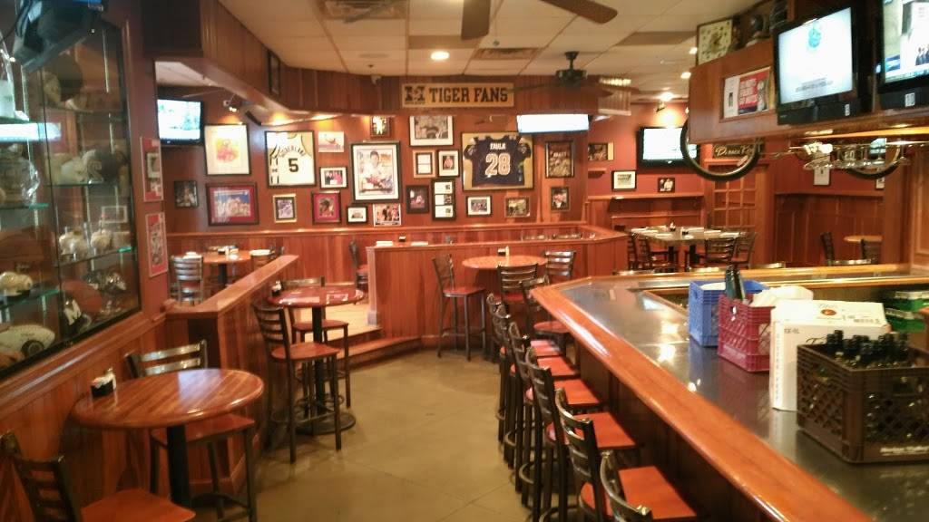 D. Rowes Restaurant & Bar | restaurant | 1005 Club Village Dr, Columbia, MO 65203, USA | 5734438004 OR +1 573-443-8004