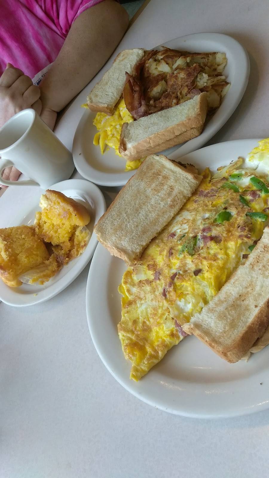 The American Diner | restaurant | 1131, 411 Penn Ave, Reading, PA 19611, USA | 6103765565 OR +1 610-376-5565